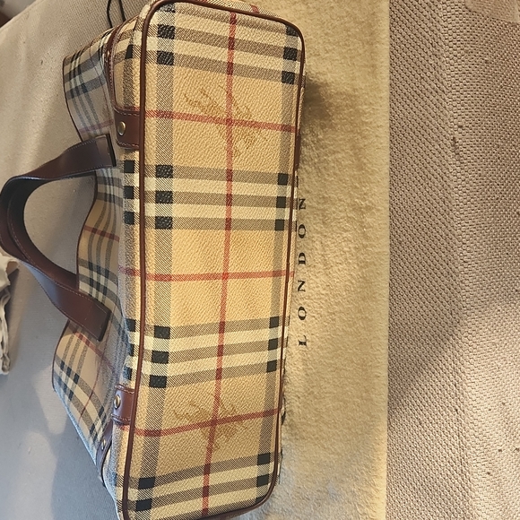 Authentic Vintage Burberry Tote - Picture 3 of 6